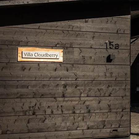 Cloudberry By Hilla *