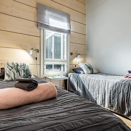 Cloudberry By Hilla Vila *