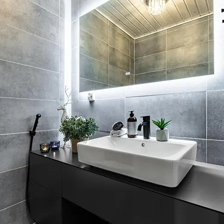 Cloudberry By Hilla * Levi